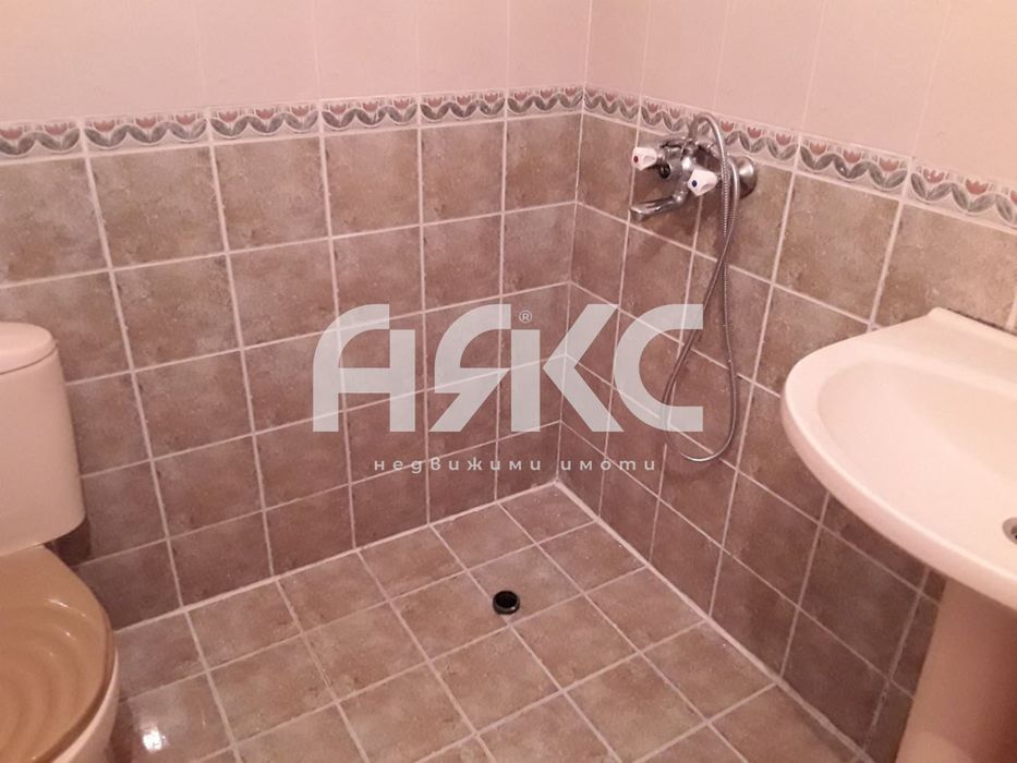 Дава се под наем Тристаен апартамент в София, Център - 97 кв.м за 897.6 € - Снимка #4