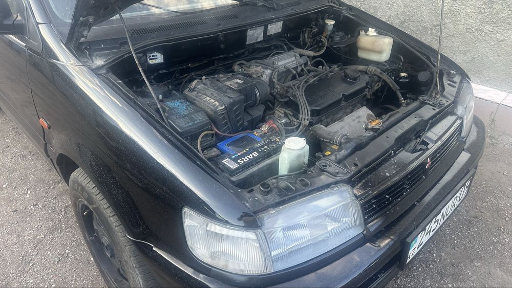 Продам mitsubishi space runner