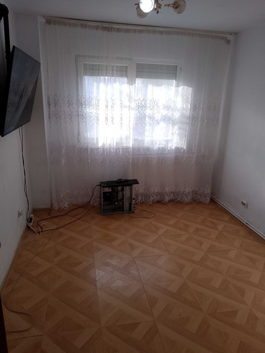 Apartament 3 camere – Micro 40, Galați | Parter | Proprietar
