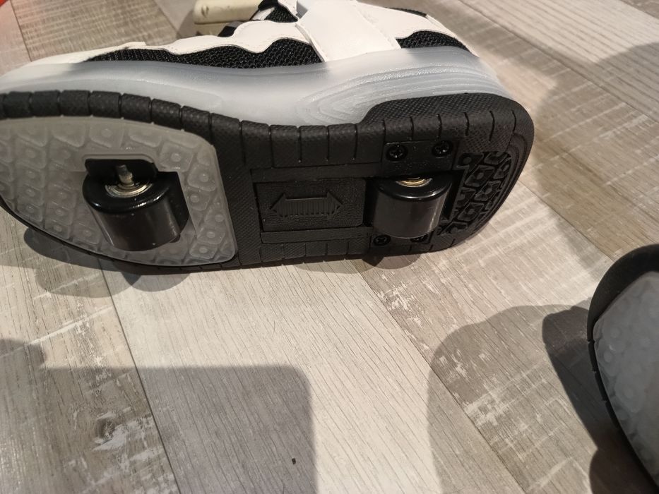 Pantofi cu role cu iluminare led