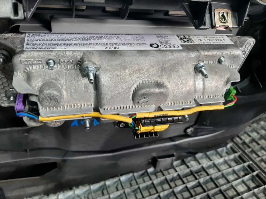 kit plansa bord audi a4 b7 8e1857067