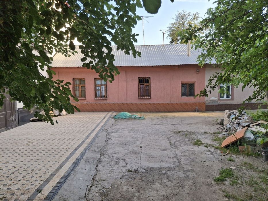 Ассалому алейкум. Ховли  Циолковскийда 2 томонлама