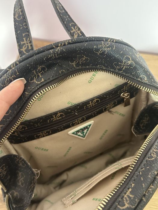 Дамска раница guess