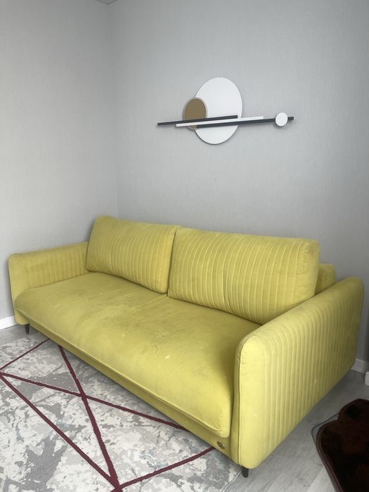 Продам диван в зал / в гостиную