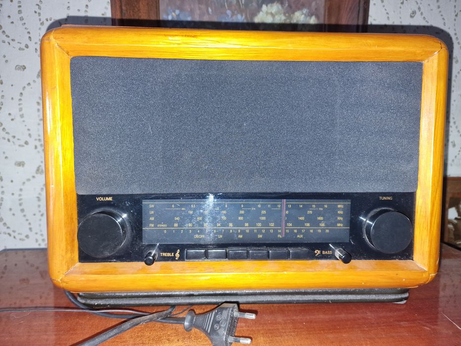 Radio Lenco PT -7090A