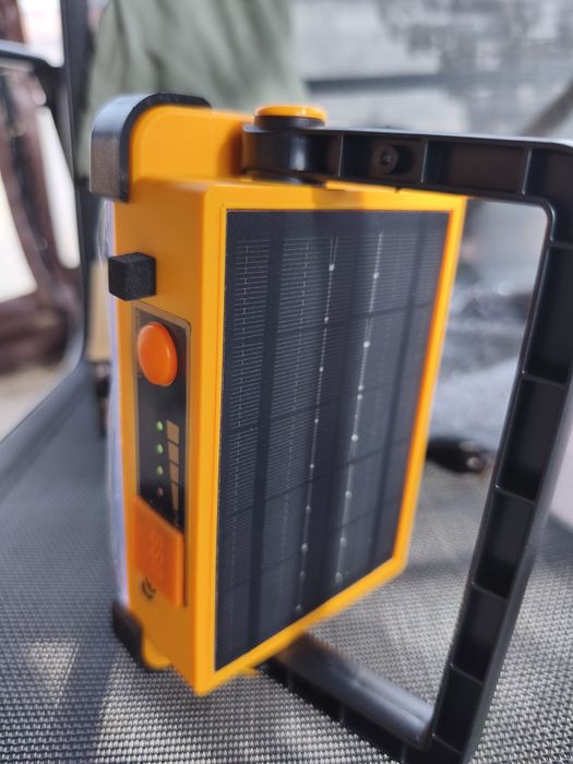 Преносима лед слънчева лампа с зареждане