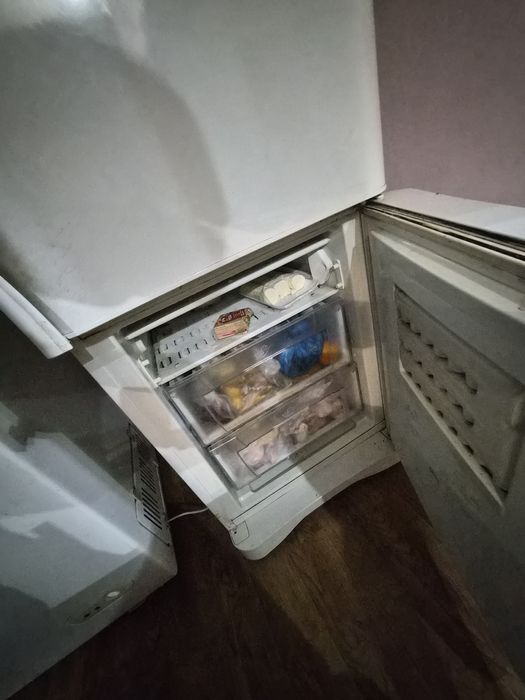 Холодильник indesit