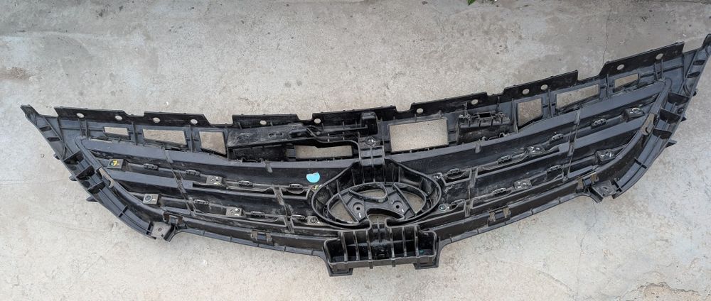 Решетка радиатора Hyundai Accent