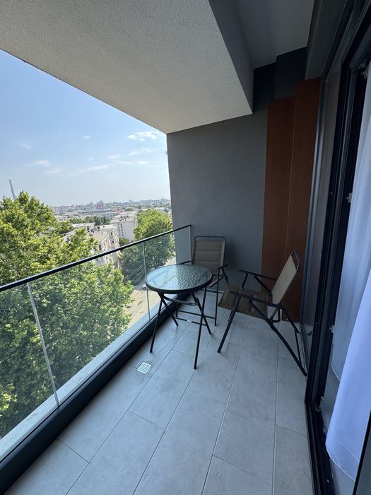 Inchiriez apartament!