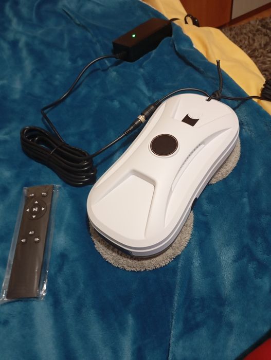 Robot de curățat geamuri