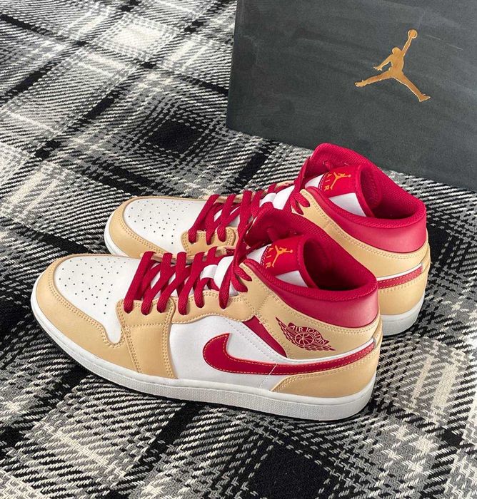 Кроссовки: AIR Jordan