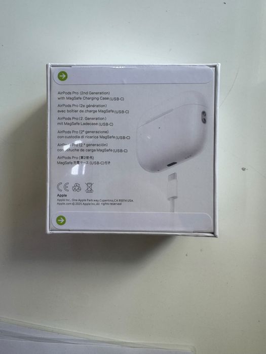 AirPods  Pro 2 , sigilate cu tot ce se vede in poza