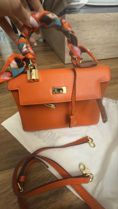 Даска чанта Hermes, и мини раница Gucci