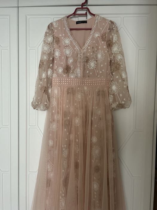 Нарядные женские  платье