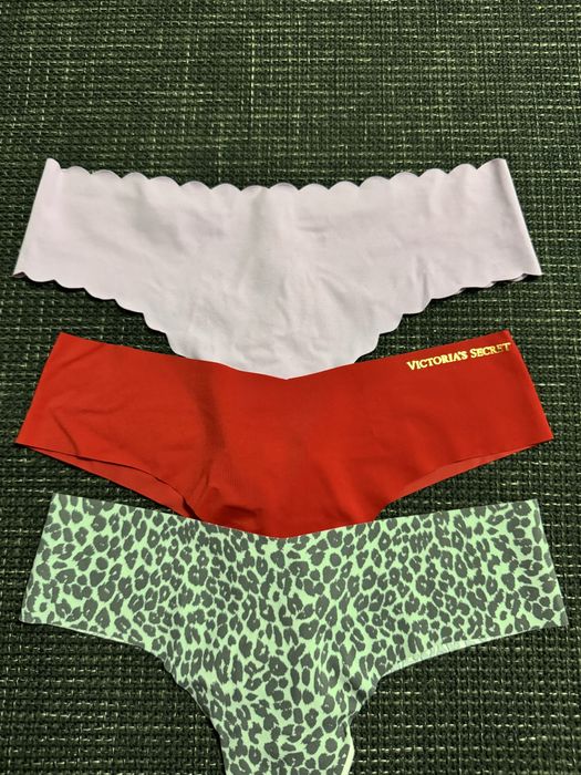 Chiloti Victoria's Secret thong marimea S