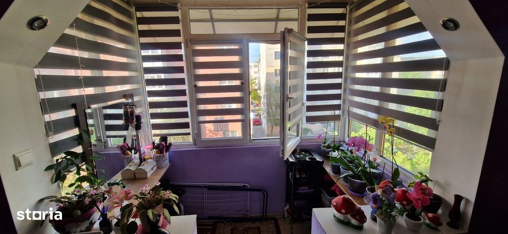 Apartament 3 camere, zona Craiovita Noua
