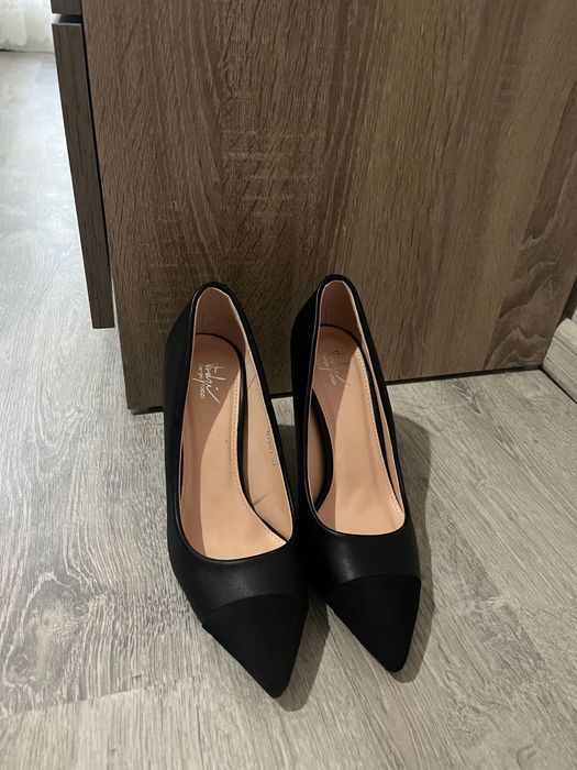 Дамски обувки с токчета