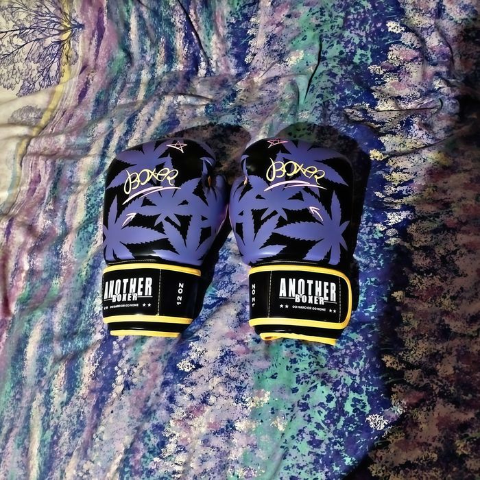 Продам новые боксёрские перчатки 12 унций