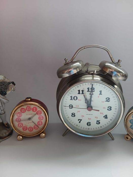 ceasuri de masa ,mecanice, nefuncționale, Aradora,Slava,vechi Comunism
