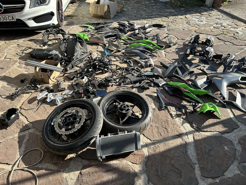 Kawasaki ninja 650 на части