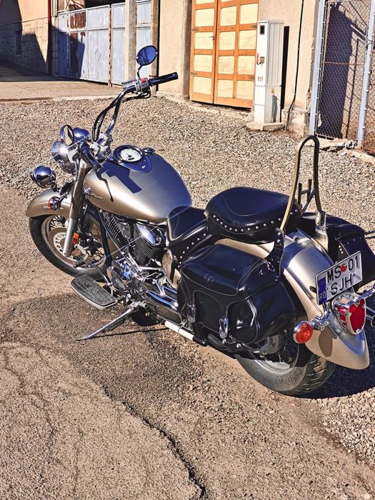 Yamaha V Star 1100 Clasic