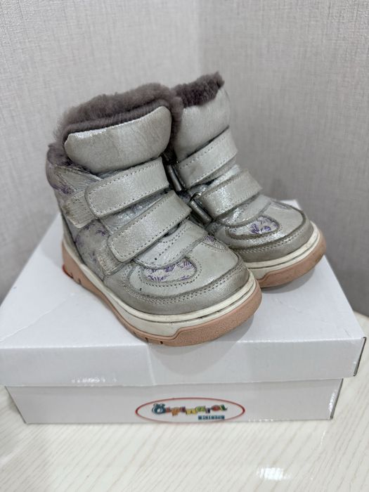 Детский обувь для девочек