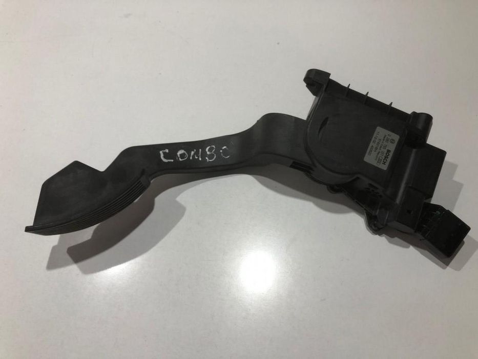 Pedala acceleratie Opel Combo 51831864