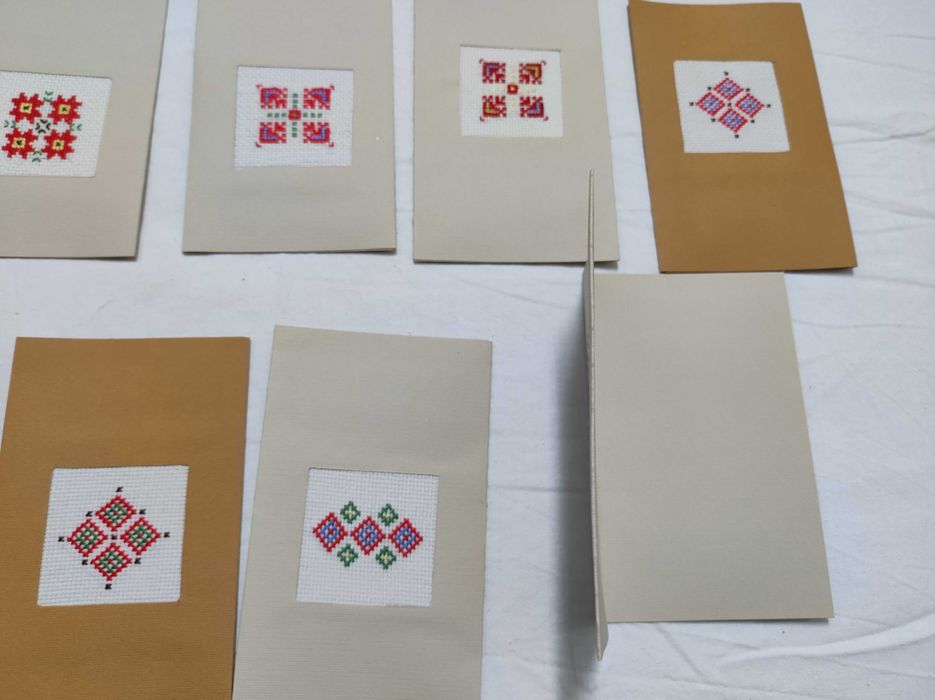 Ръчно Бродирани Картички