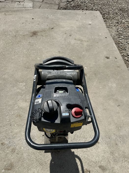 Inchiriez Mai Compactor