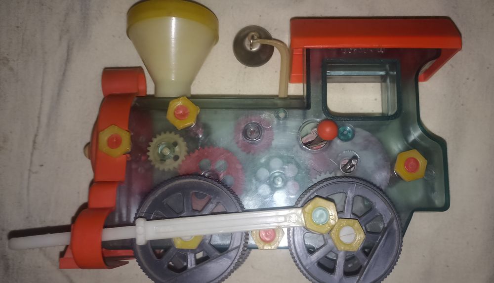 Советский заводной паровозик