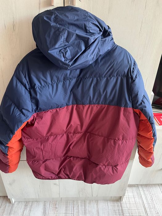 Яке NIKE ……………..