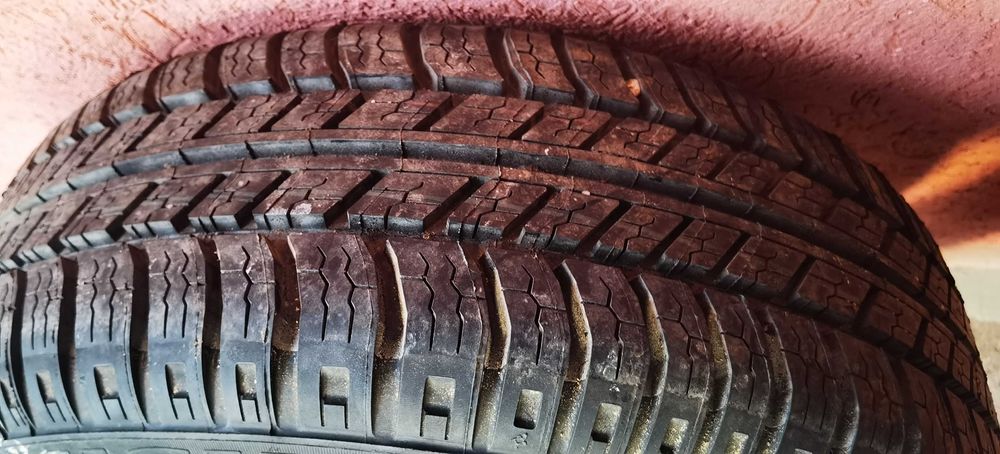 ОРИГИНАЛНА нова резервна гума с джанта за мерцедес 195/65 R15