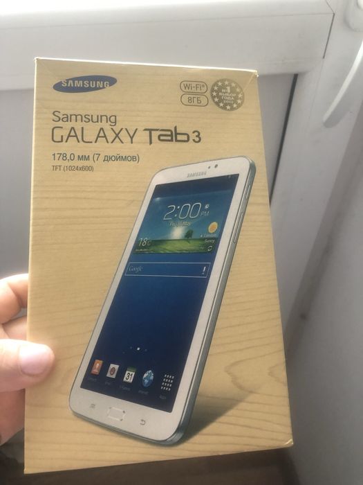 Планшет Таб 3 в рабочем состоянии