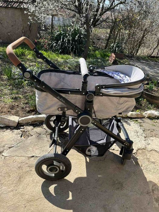 Бебешка количка Lorelli