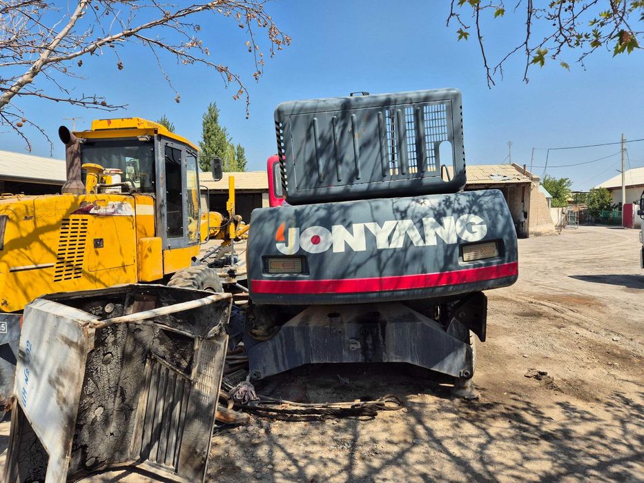 Ekskovator JONYANG sotiladi