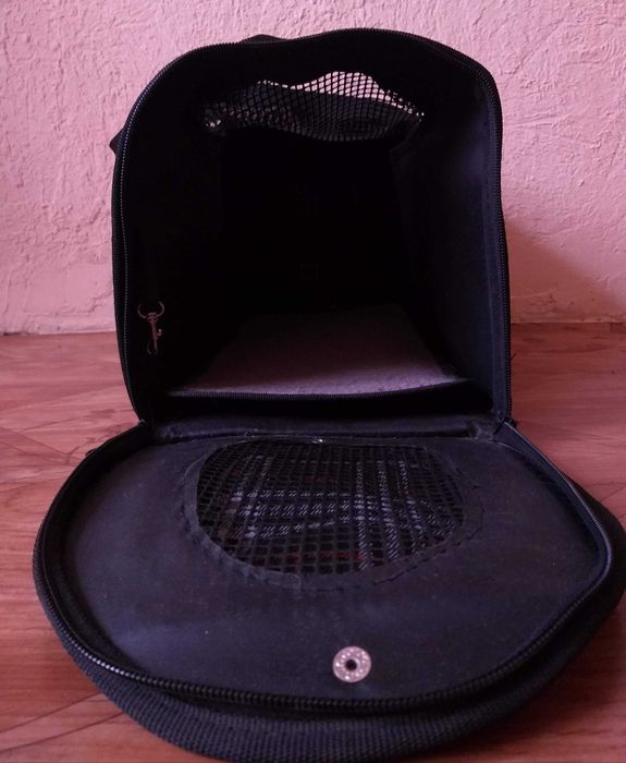 Переноска для кошек и собак