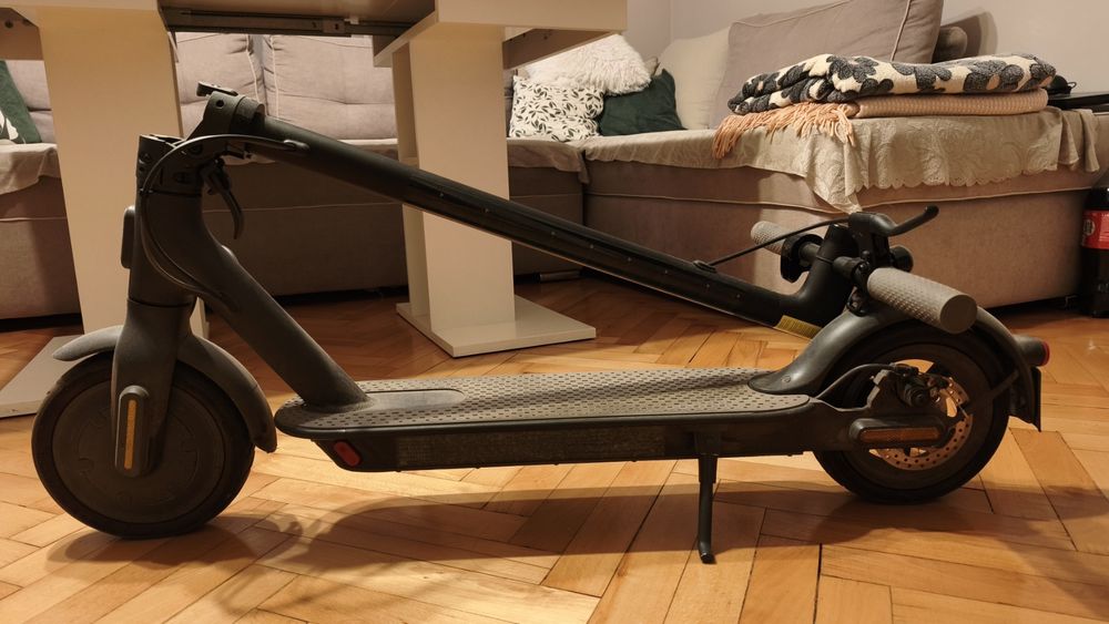 Електрическа тротинетка Xiaomi Mi Electric Scooter 1S