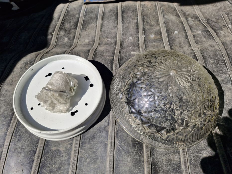 Светильники, плафоны.