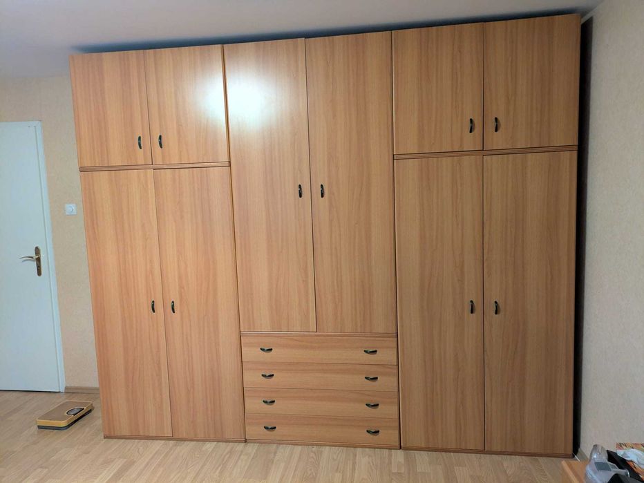 Мебели за спалня - италианско обзавеждане от естествен фурнир