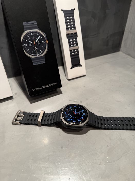 КАТО ЧИСТО НОВ Samsung Galaxy Watch Ultra LTE Titanium Silver