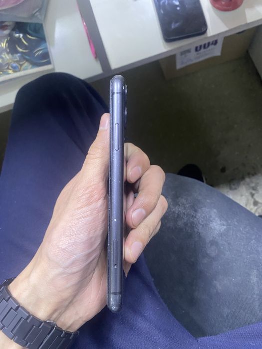 продам iphone 11 64gb