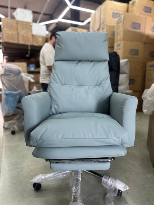 Офисное кресло для руководителя модел Range