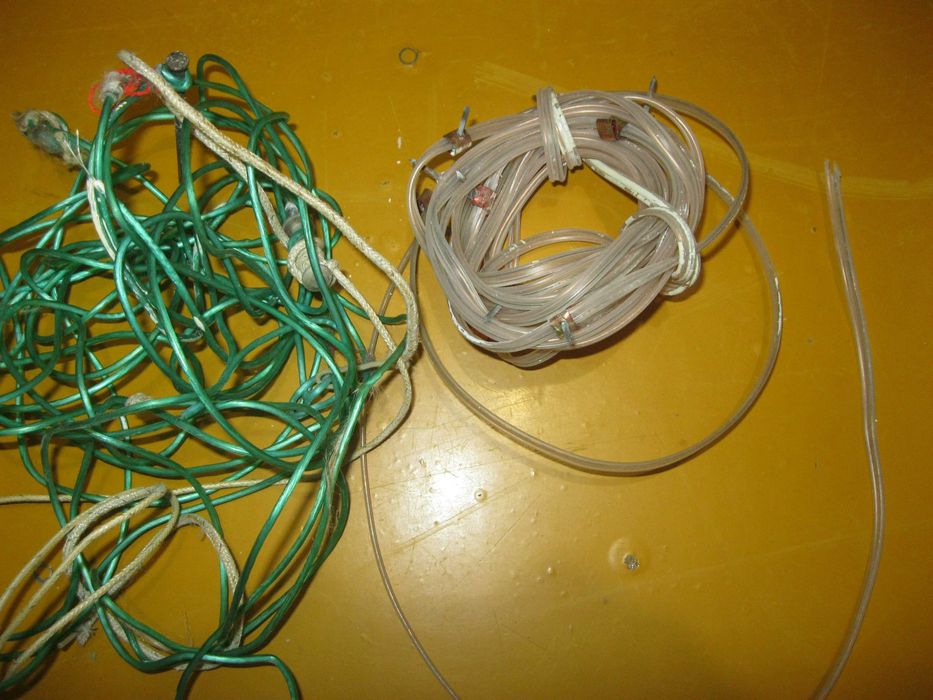 Патроны, остатки проводов и др.