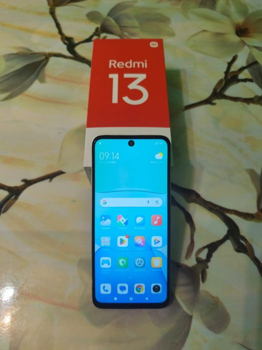 Телефон Редми 13 .