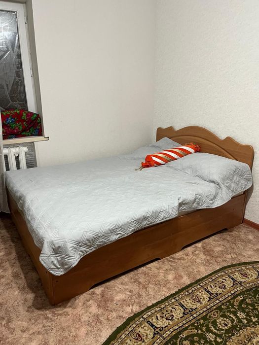 Продам спальный гарнитур