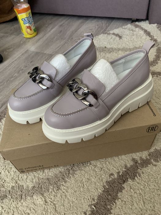 Продам лоферы новые