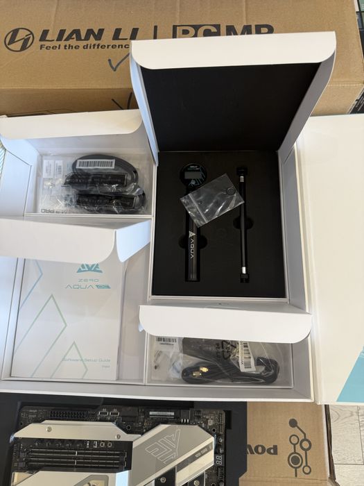 Asrock Z690 Aqua OC (limited edition)