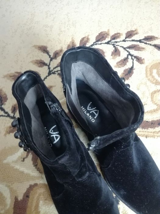 Женские демисезонные ботинки