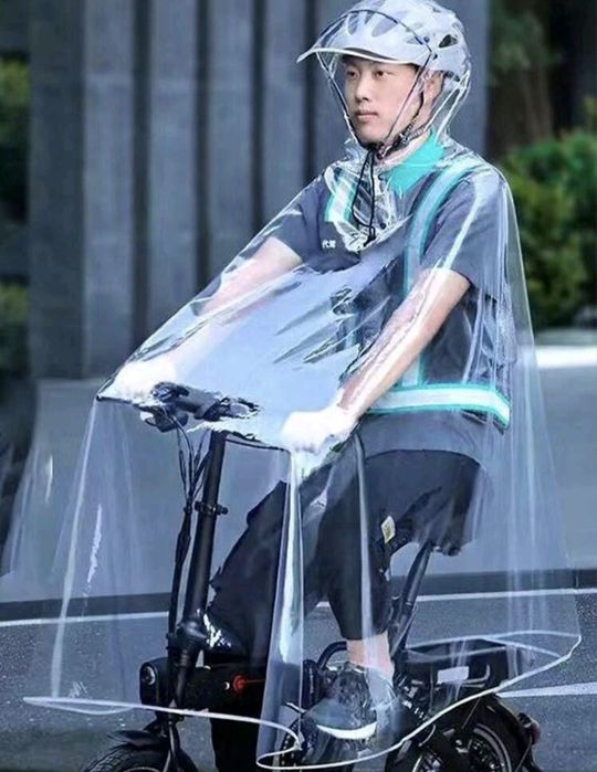 Дъждобран за електрически велосипеди и скутери