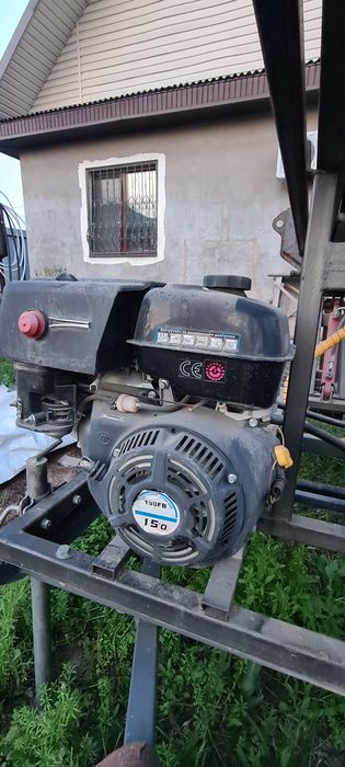 Установка для бурения скважин